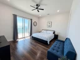 New Modern Lakeview Townhome | Near NASA & Kemah