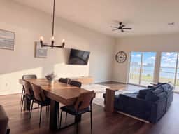 Luxurious Lakefront Retreat at NASA Space & Kemah